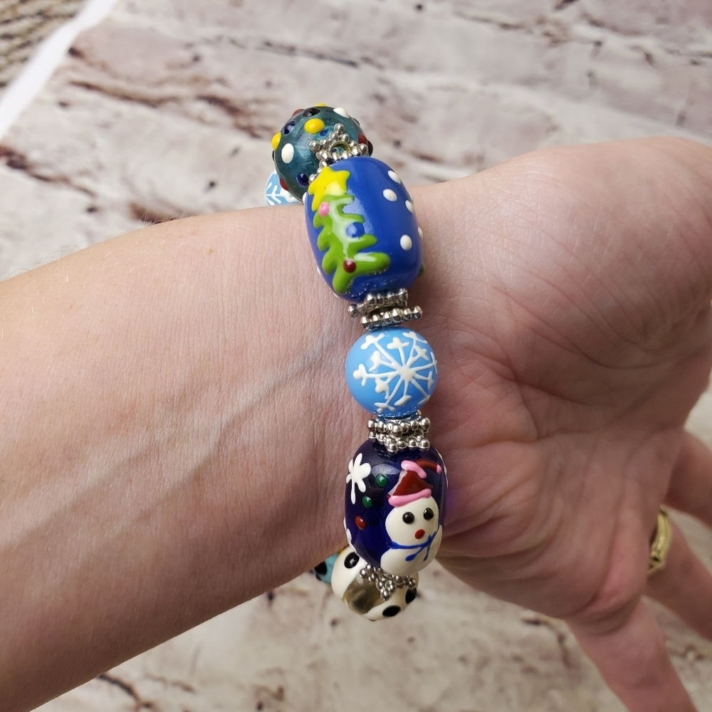 Christmas Blue Glass Beaded Stretch Bracelet Snowflake Candy Cane Snowman Casual